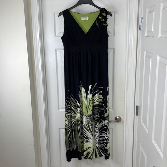 Studio 1 Black | Green Dress Size: 14P - Picture 1 of 9
